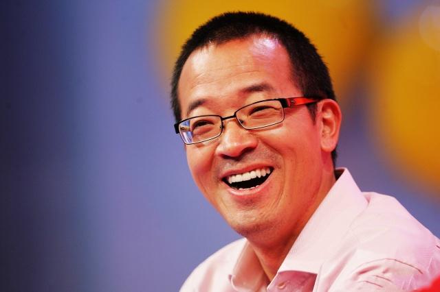 新东方10年收入合计1193亿，净利润153亿，俞敏洪将会何去何从？：新东方净利降73.7%