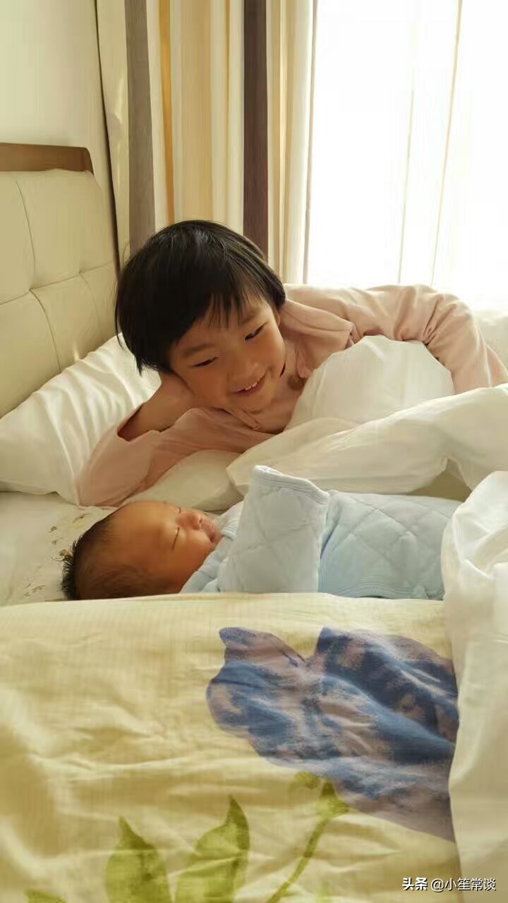 [生二胎后遭丈夫杀害]面对二胎引起的19岁儿子杀死父亲的悲剧！作为家庭应该如何进行沟通避免矛盾和悲剧？