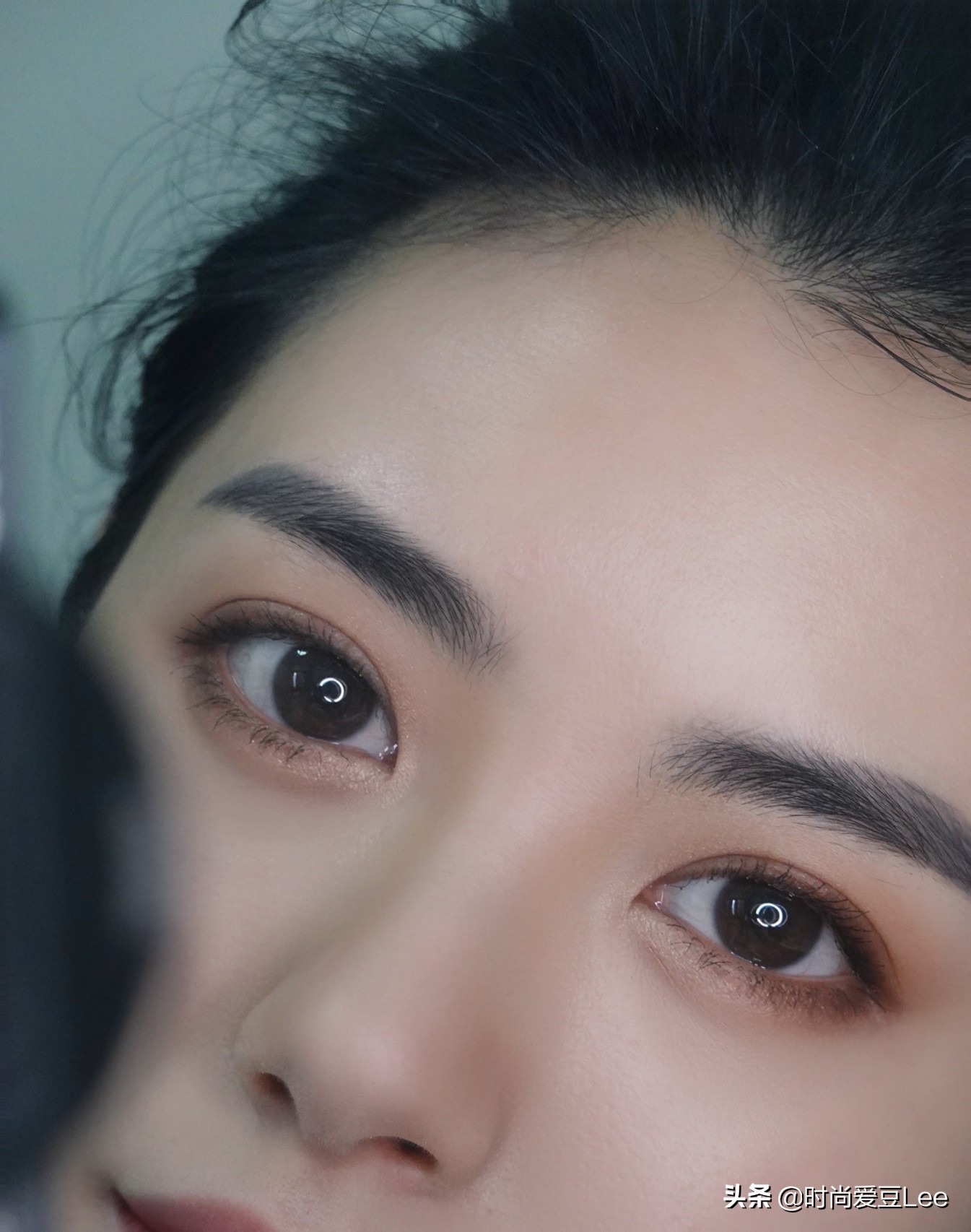 化妆技巧之标准眼线
