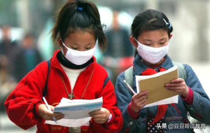 武汉复学复课最新信息：缩短暑假，每周加一天课、每天加一课时，对此怎么看？