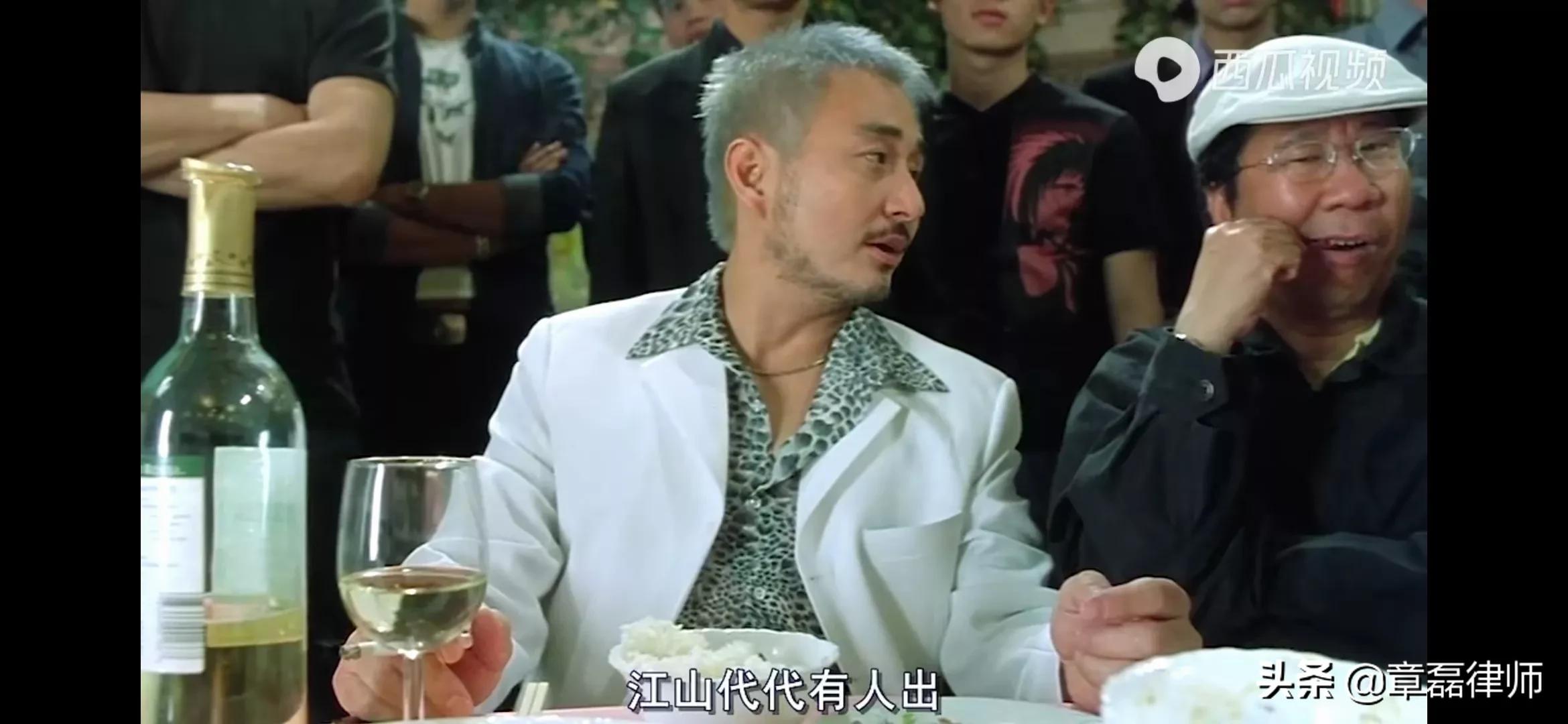 [女子被前男友骗30万]被前男友骗了三十万，删我转帐记录聊天记录撕了欠条，后面我报警没有立案，但在警方有口供笔录，可起诉吗？