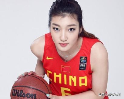 詹姆斯指导男女篮