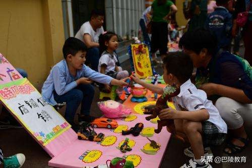 小学生摆摊月入4000小学生摆摊月入4000怎么办