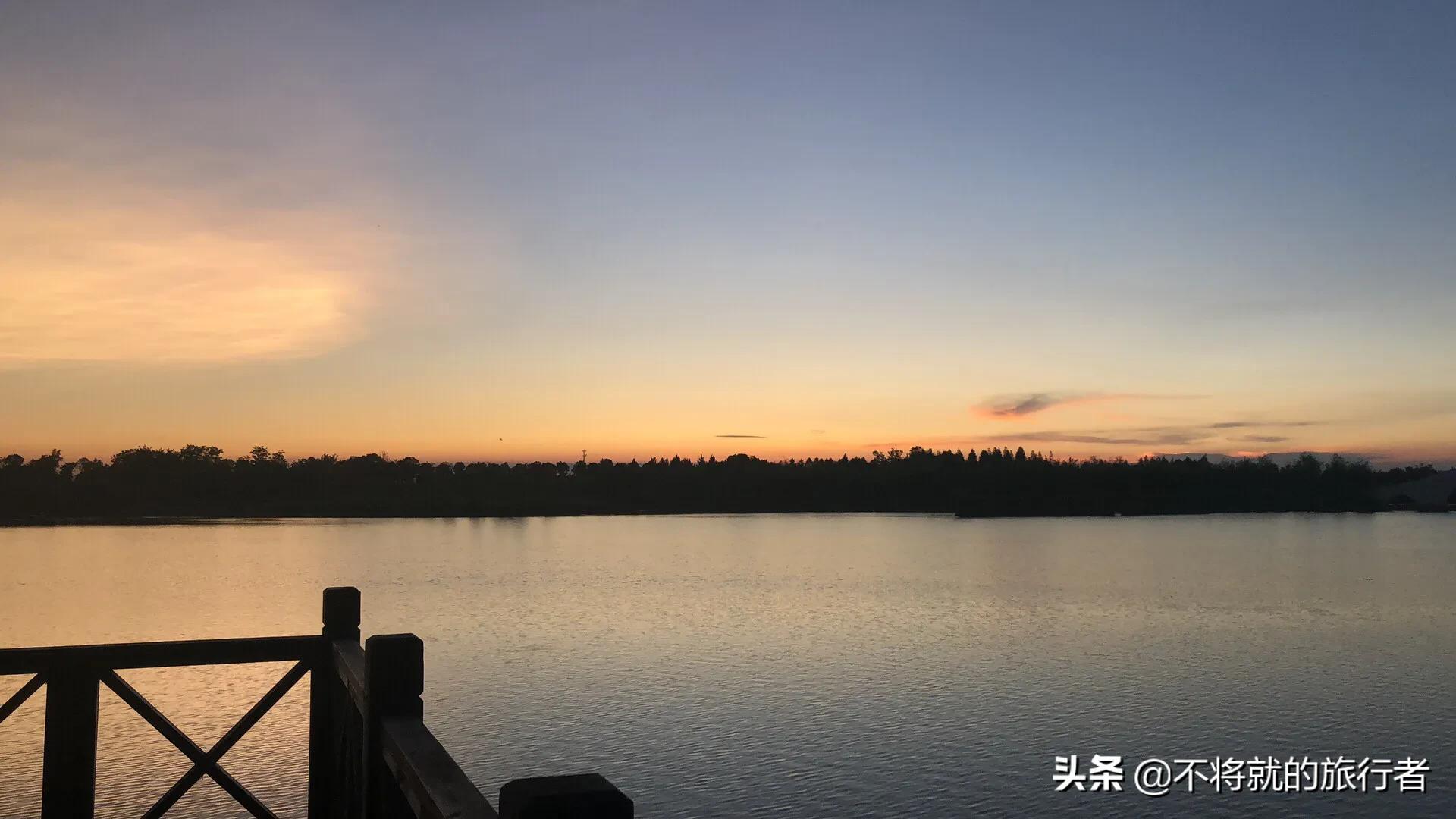 旅行遇车祸致1死4伤（明年4月份能不能出国旅游？）
