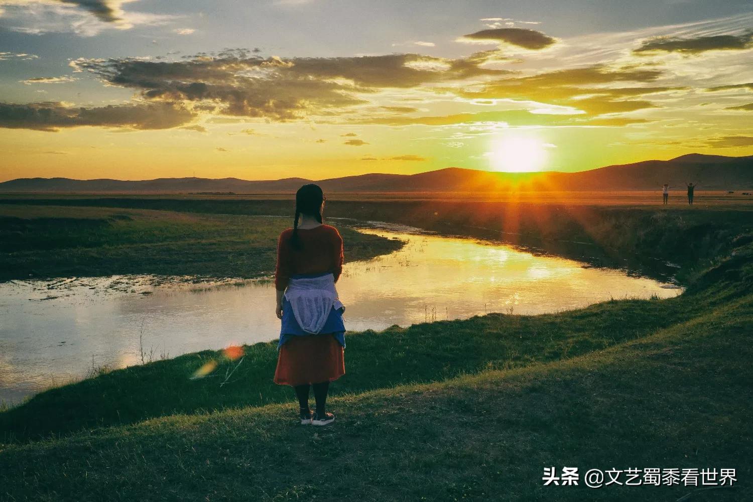 女生发树的图片意思？：草原照片