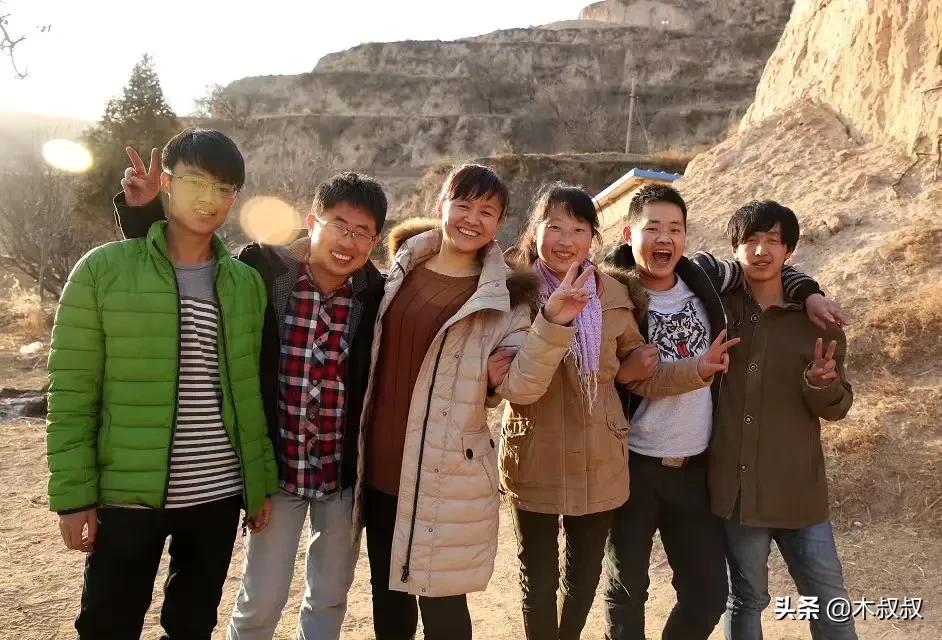 [照片全家福]过年的时候有多少家庭喜欢拍全家福照片？拍全家福对于中国人来说有着什么意义？