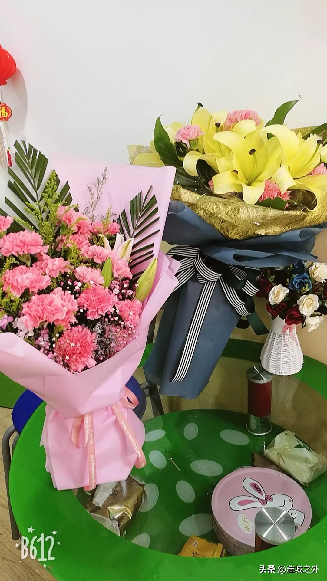 头部被打后头痛,躺着很痛,坐起来就稍微好点？：打的