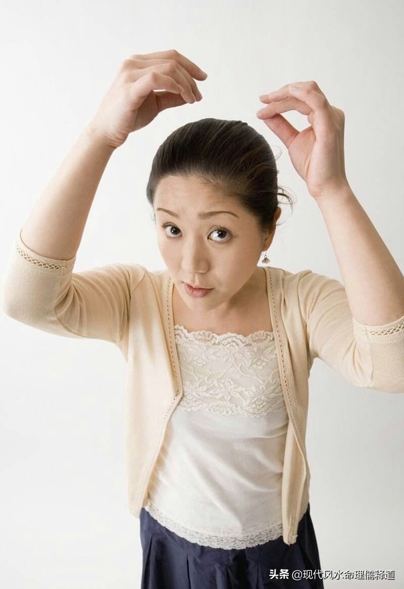 母亲哭诉要卖房救子（儿子买房时父母出了钱。儿子要离婚卖房分钱，父母的钱还能要回来吗？）