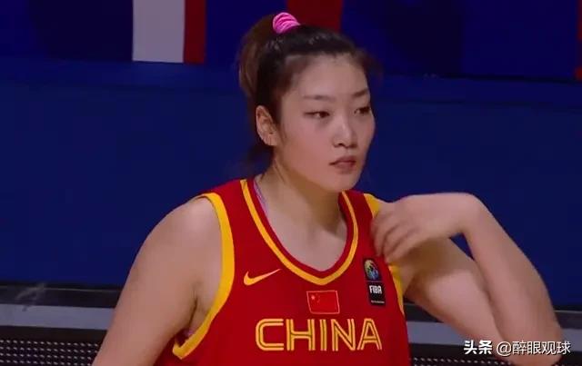 詹姆斯指导男女篮