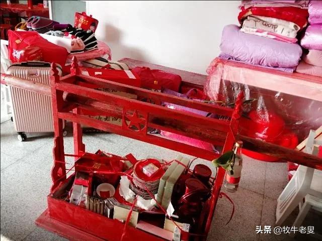 女儿在外地工作,父母看望女儿报销路费吗？：考大学父母不给路费