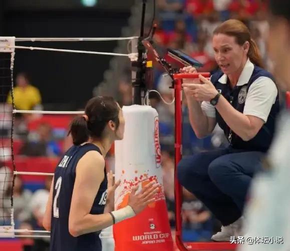 女排世界杯,俄罗斯女排救球失误,裁判却判朱婷阻挡犯规,当时发生了什么? 女排世界杯,俄罗斯女排救球失误,裁判却判朱婷阻挡犯规,当时发生了什么?