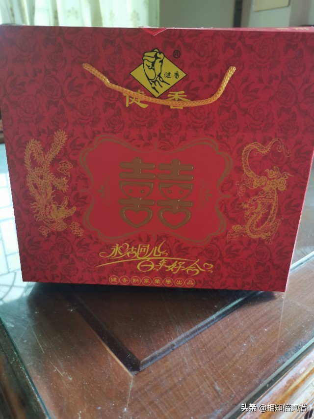 婚庆酒店送什么东西好呢，婚庆酒店送什么东西好呢女生