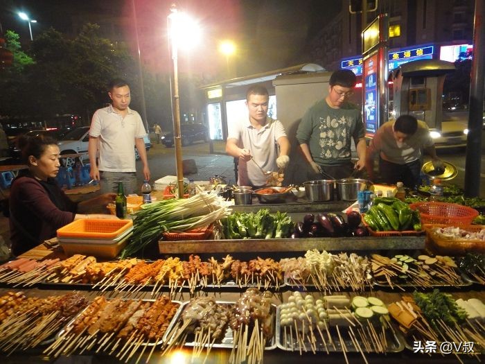 广州长宽多少公里？