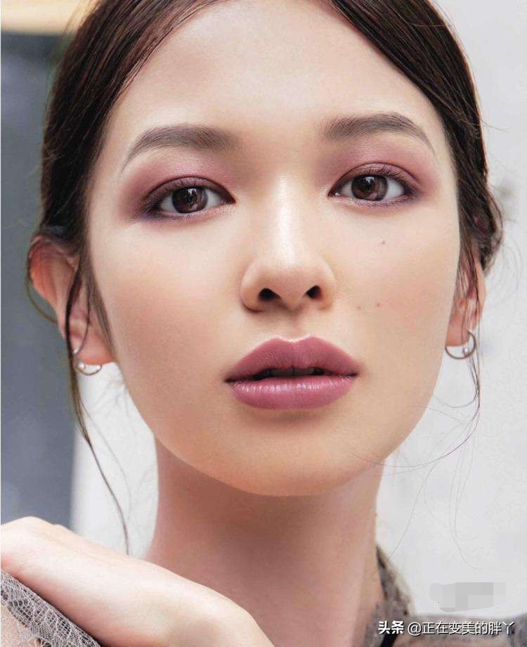 春季化妆技巧
