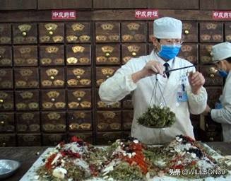 被告不承认被告身份因而不接收法院传票可以吗？：中国:不接受 不承认