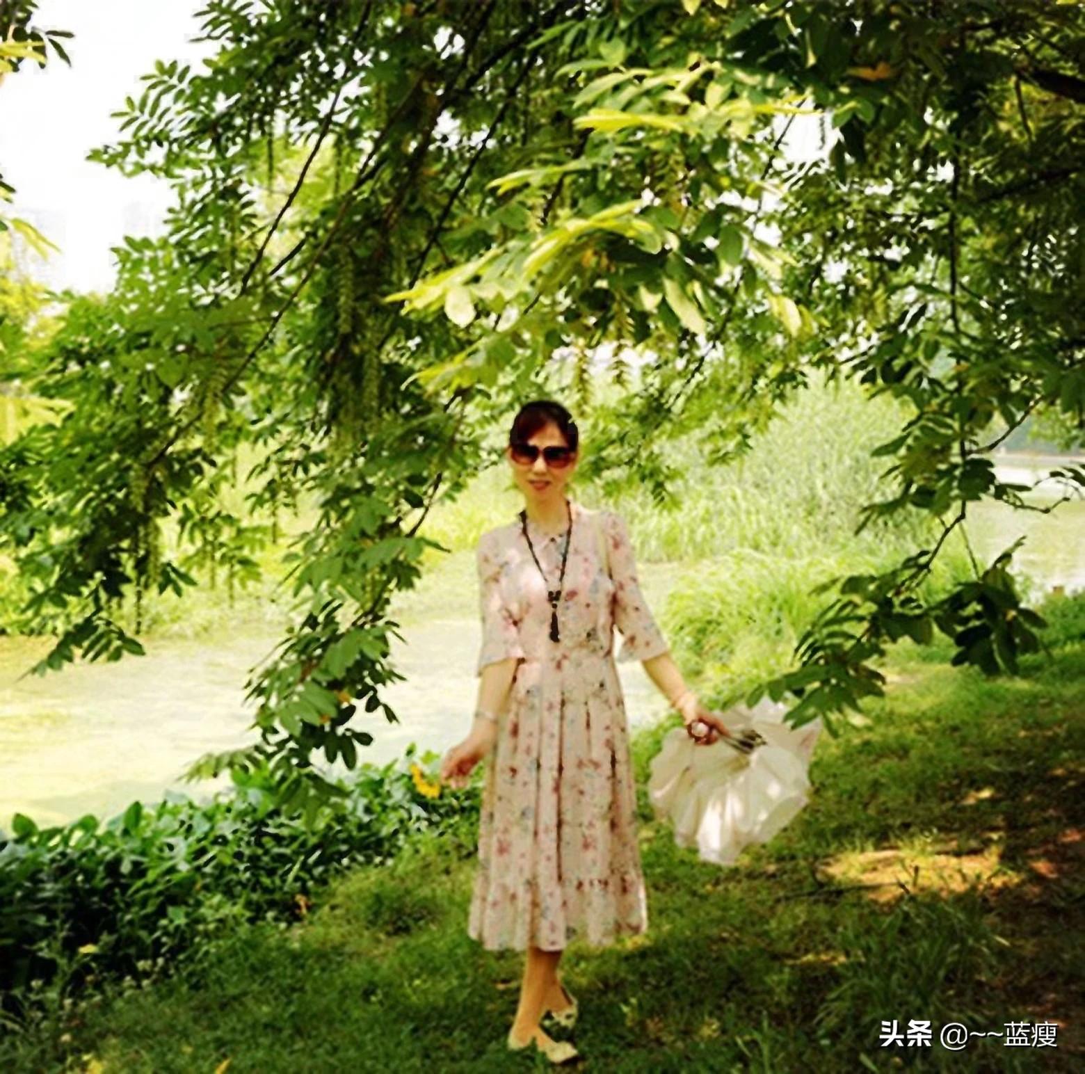 青摄影（谷雨春光晓，山川黛色青。叶间鸣戴胜，泽水长浮萍。摄影如何拍？）