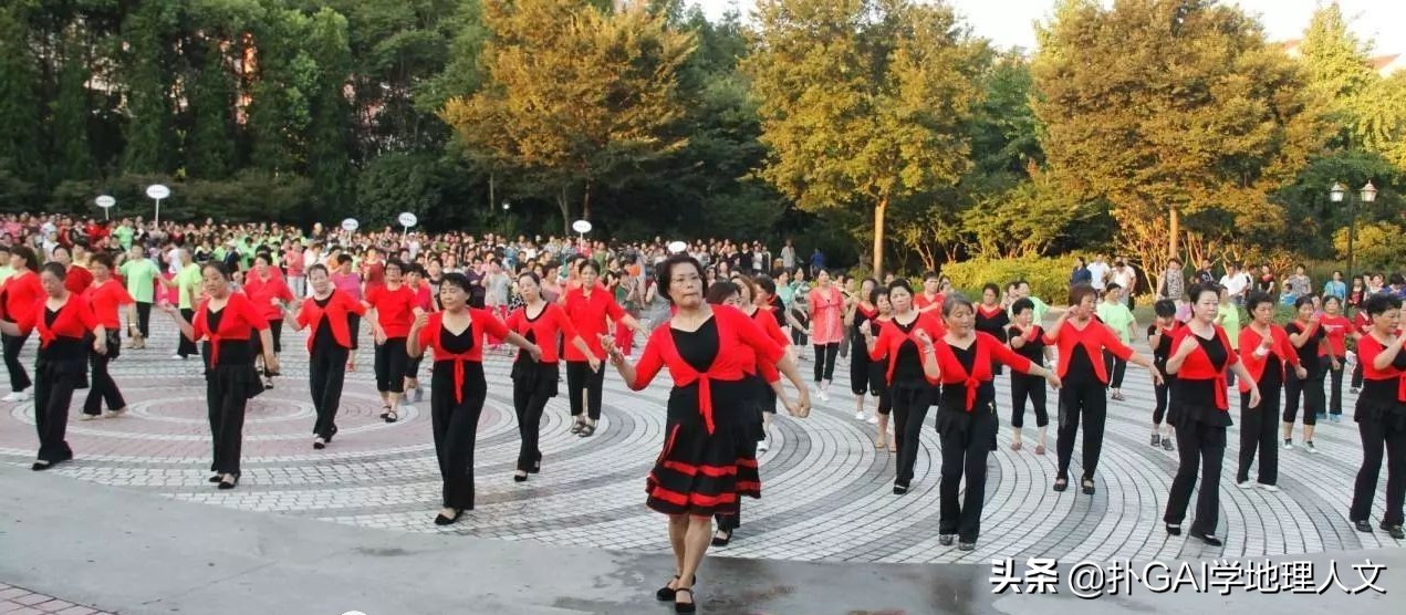 [广场舞图片]最火最简单广场舞有哪些？