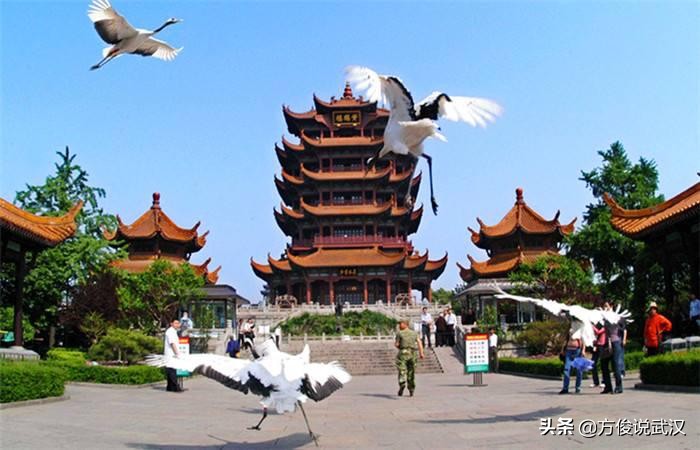 郑州在武汉的哪个方向？