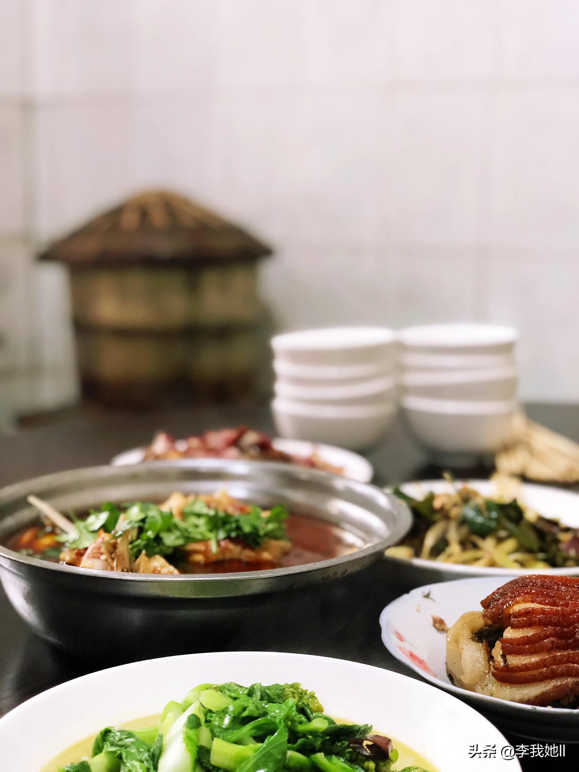 [照片全家福]过年的时候有多少家庭喜欢拍全家福照片？拍全家福对于中国人来说有着什么意义？