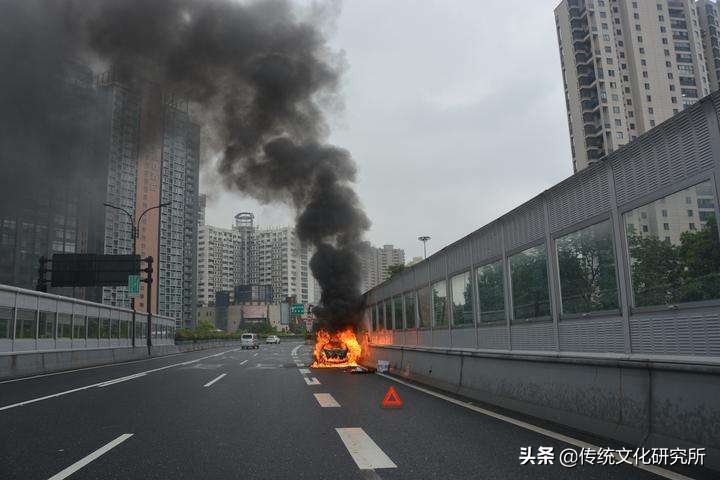 高架上理想车起火高架上理想车起火怎么办