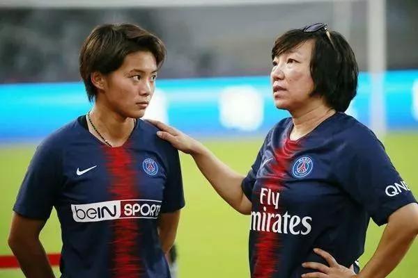 中国女足球员在海外生活，中国女足球员在海外生活过吗