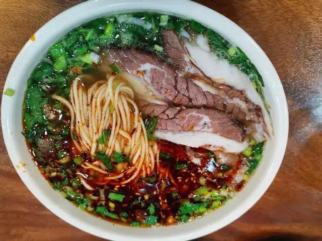 兰州牛肉面配牛排新吃法能吸引消费者吗? 兰州牛肉面配牛排新吃法能吸引消费者吗?