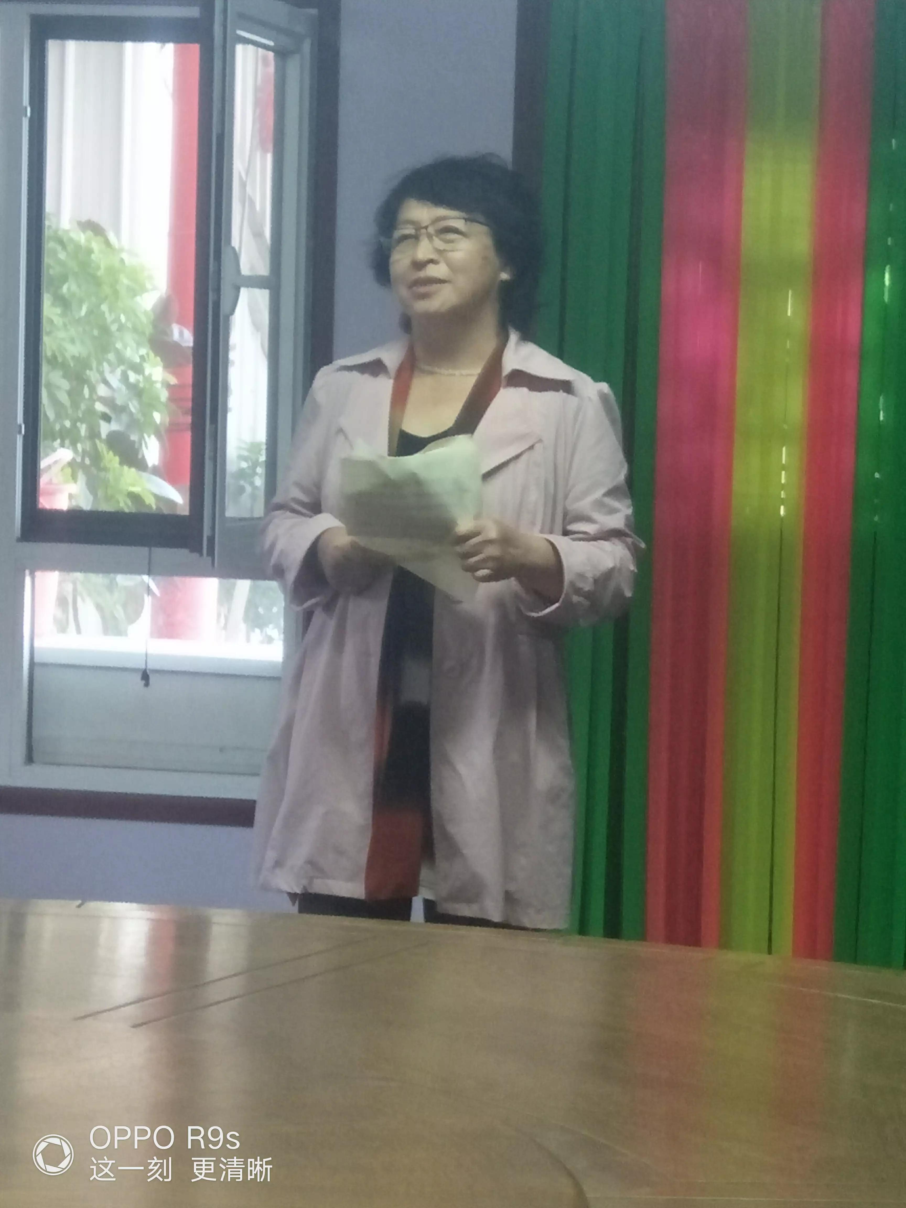 [老年人图片]老人与蛇的寓言故事？