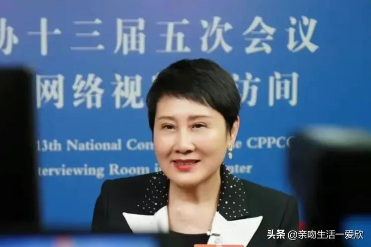 公司开会化妆技巧
