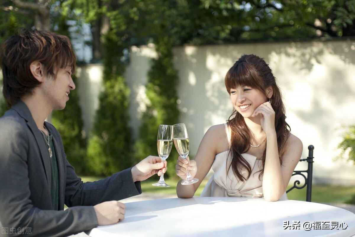 [撩骚情话]没见面的相亲男，刚加微信，就开始撩骚、土味情话，这靠谱吗？