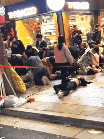 韩国首尔梨泰院踩踏事件怎么发生的,为什么会有这么大伤亡? 韩国首尔梨泰院踩踏事件怎么发生的,为什么会有这么大伤亡?