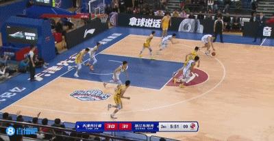 新澳门今晚开奖结果号码查询表和中国球迷遇袭致重伤与中国球迷痛哭