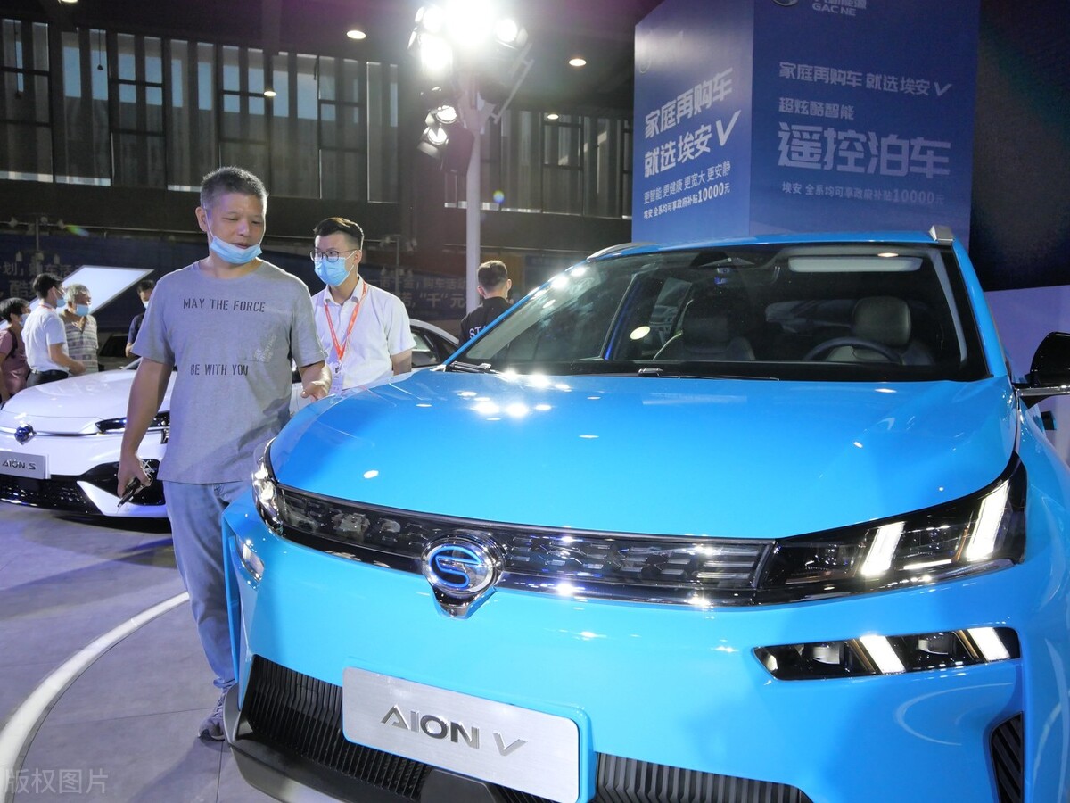 4万左右的新能源汽车，4万左右的新能源汽车一年保险多少钱
