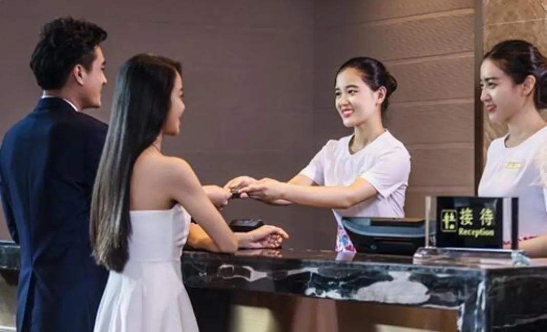 酒店美女酒店美女睡觉背影图片大全