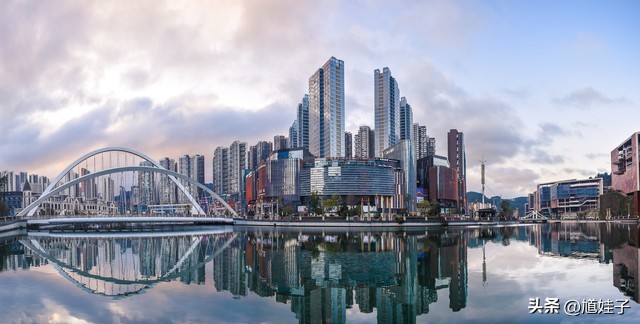为什么一些沿海省份如福建和广东的人民，近几年喜欢往贵阳、成都内陆迁移？：广东转移超15万人