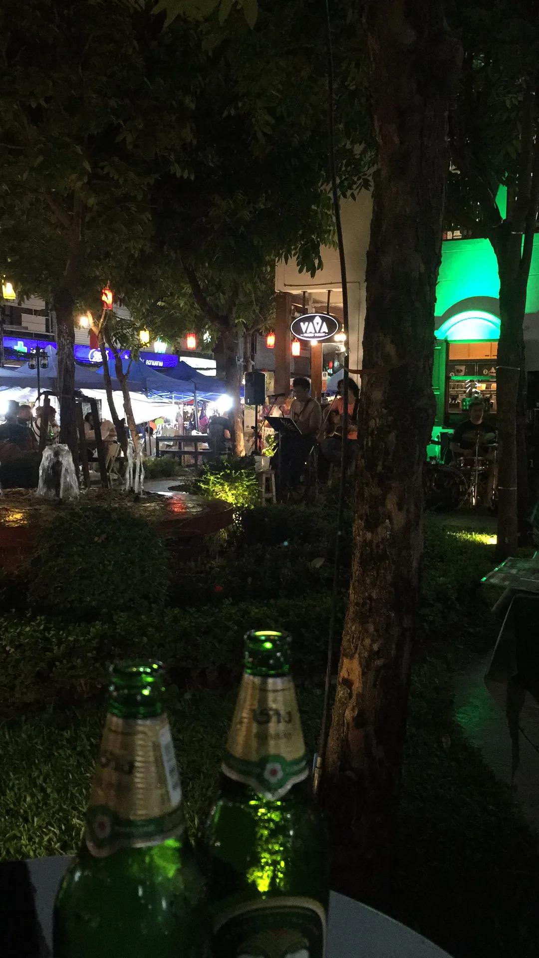 海外生活酒吧怎么样啊，海外生活酒吧怎么样啊知乎
