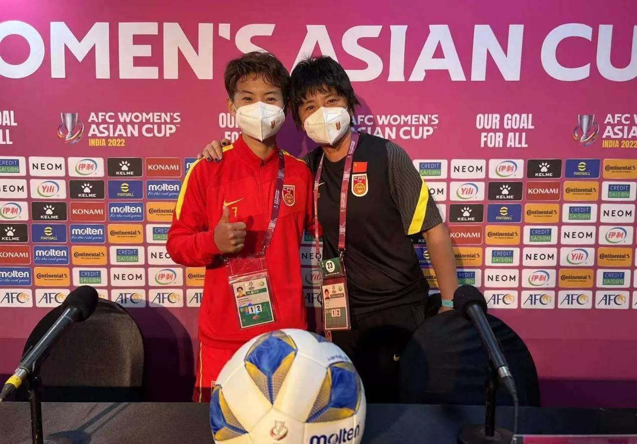 中国女足球员在海外生活，中国女足球员在海外生活过吗