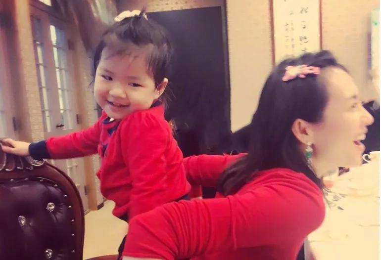 葛荟婕发文炮轰汪峰（同样是汪峰的基因，章子怡的女儿和葛荟婕的女儿，差别有多大？）