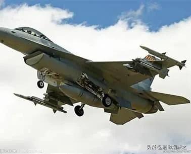 报道称美方向欧洲盟友发出信号「允许援乌F-16战斗机」，原因几何？这对俄乌局势将造成哪些影响？：日战斗机降欧洲基地