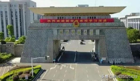 国防科大迎新生走红（国防科大毕业可能分配到什么地方？可能去海军么？）