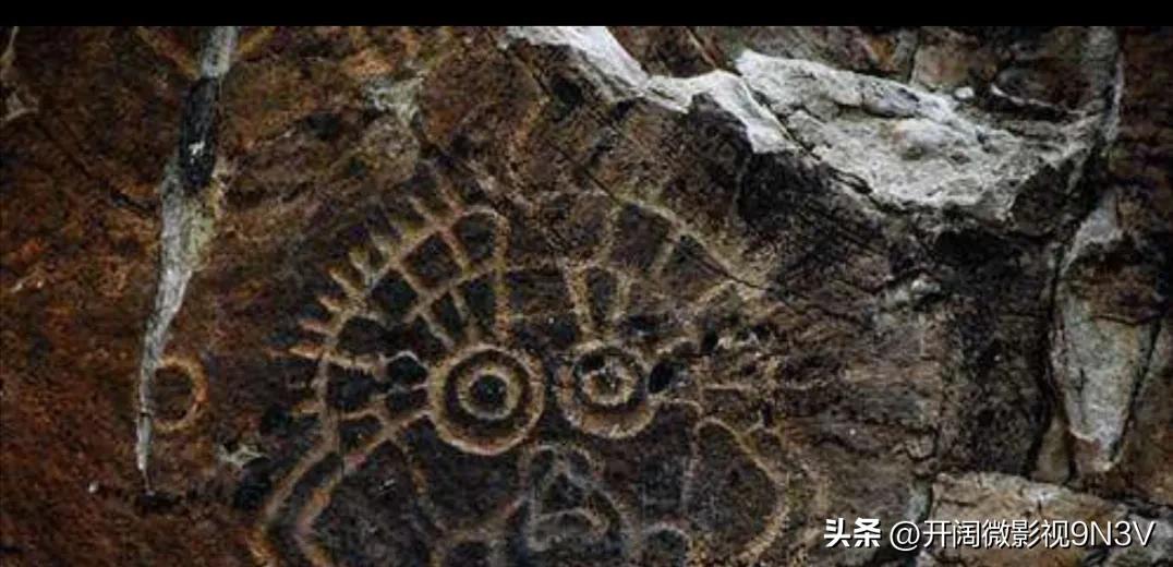 哈尔滨现发光飞行物哈尔滨夜空有不明飞行物