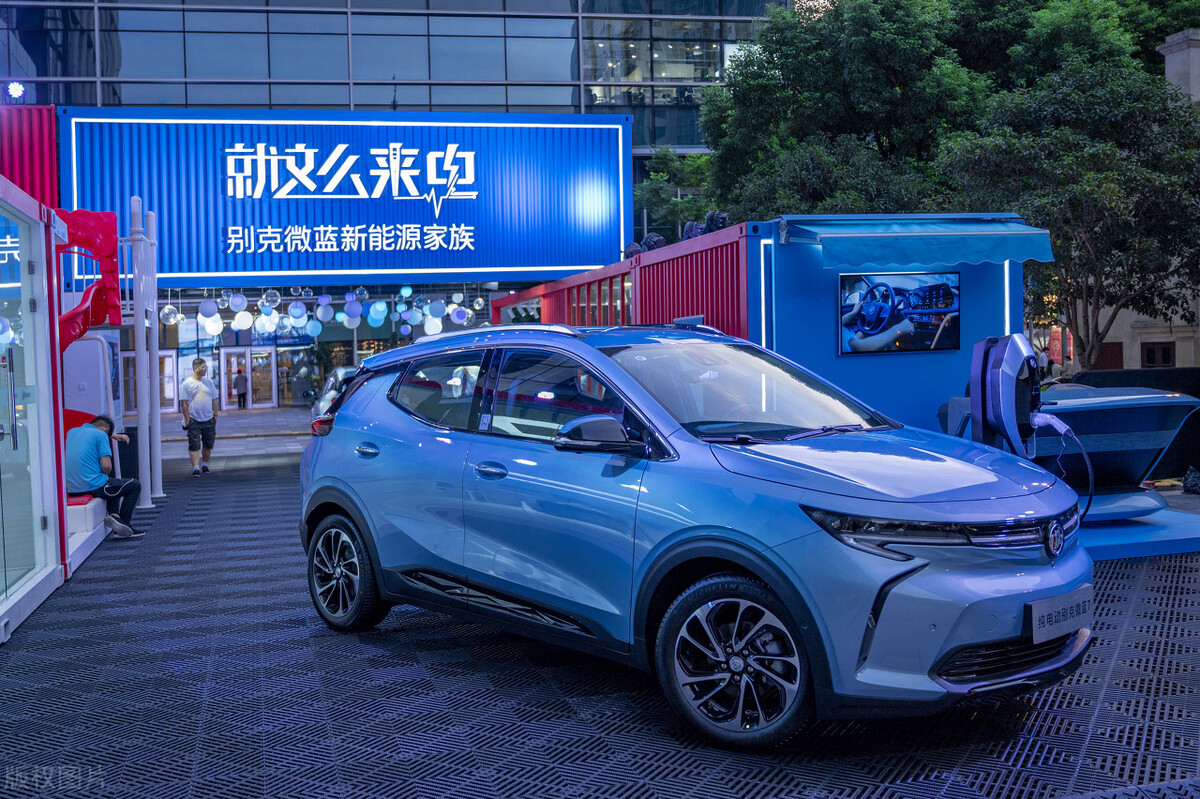 4万左右的新能源汽车，4万左右的新能源汽车一年保险多少钱