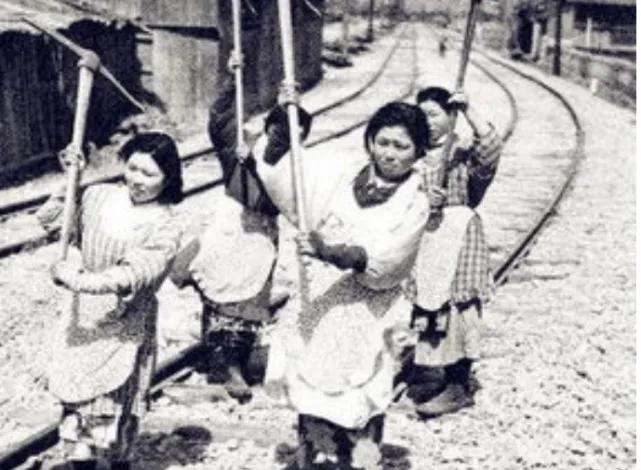 在日本勇救落水女子（金刚狼中因为是么情况救了一个日本人？）