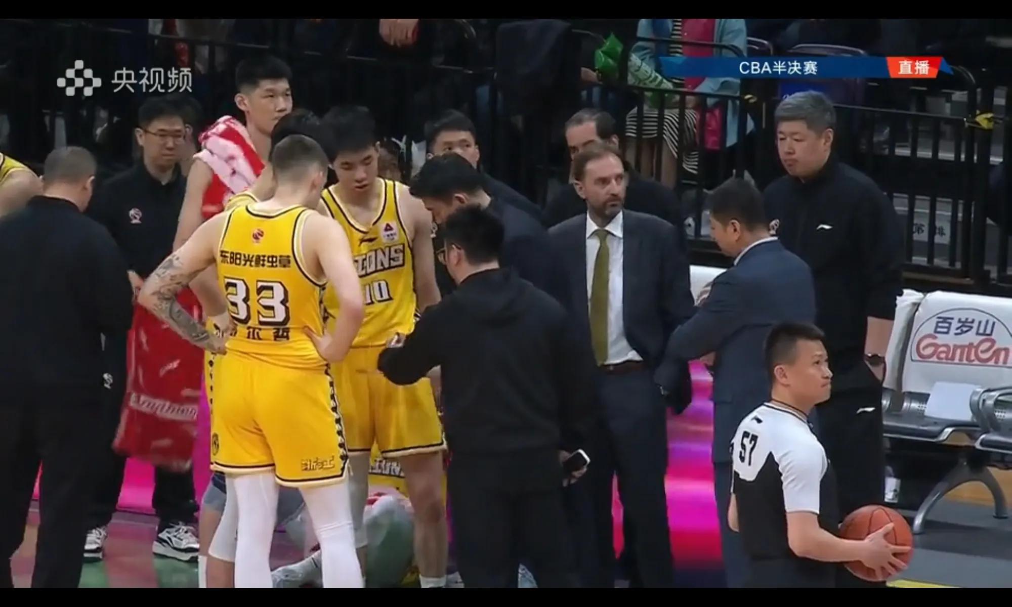 广厦和深圳都在客场逆袭，这是CBA的幸运和希望，还是悲哀呢？