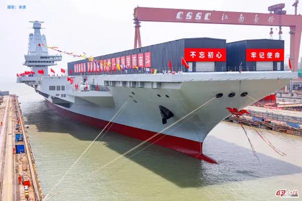 福建舰训练顺利推进（福建舰航母这次下水仪式和以往有什么不同呢？）