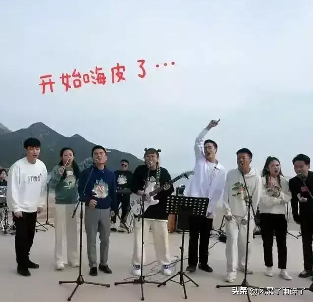 东方甄选大跌超10%