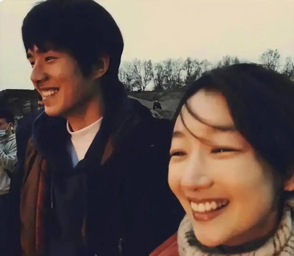 男未婚女未嫁，为何周冬雨刘昊然恋情遭全网反对？：曝周冬雨刘昊然分手