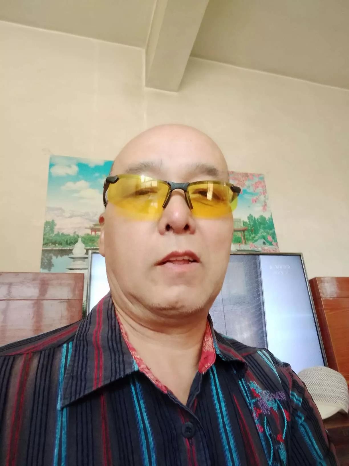 拜登前助手获俄国籍（拜登秘密访问乌克兰，为何要把访问行程偷偷告诉俄罗斯？）
