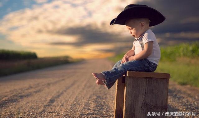 溢奶和吐奶快快分清楚，妈妈就不会再傻傻的吓自己了