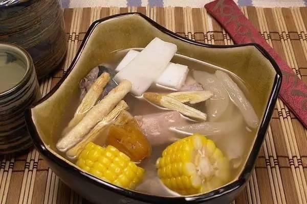 灵芝乌鸡炖花胶 灵芝乌鸡炖花胶的做法