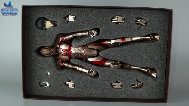 现在的奥特曼都长这样了？千值练钢铁奥特曼限制解除版评测